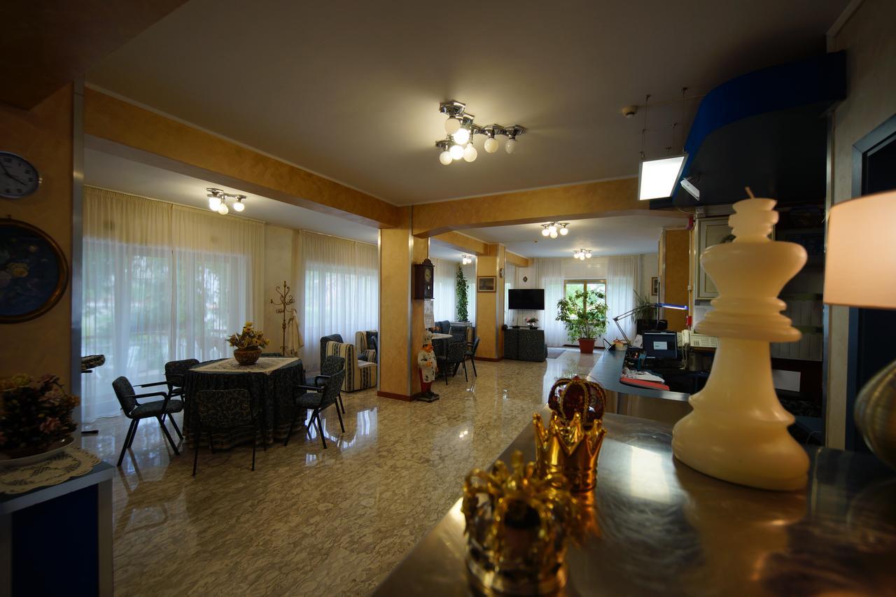 King Hotel Фиуджи Екстериор снимка